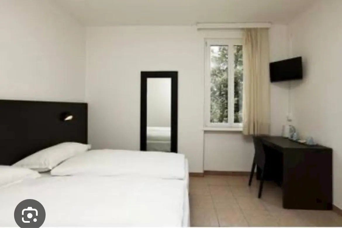 Hotel De Moon Residency-National Highway- 8,Mahipalpur New Delhi 3*,